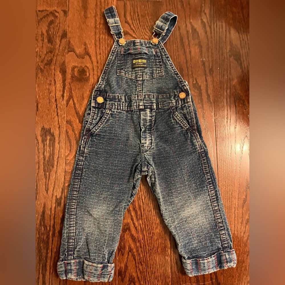 Vintage OshKosh Denim light red plaid design overalls
Kids size 2T